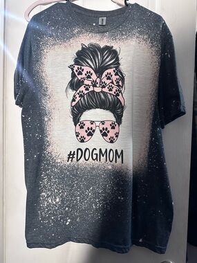 Gildan Gray Graphic Tee with Pink Nail Accent